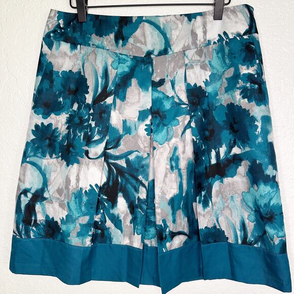 Ann Taylor Dresses & Skirts - Ann Taylor Teal Gray Watercolor Floral Pleated Skirt With Pockets Size 10